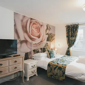 https://river-court-studios-by-paymn-club.cambridgehotelsuk.com